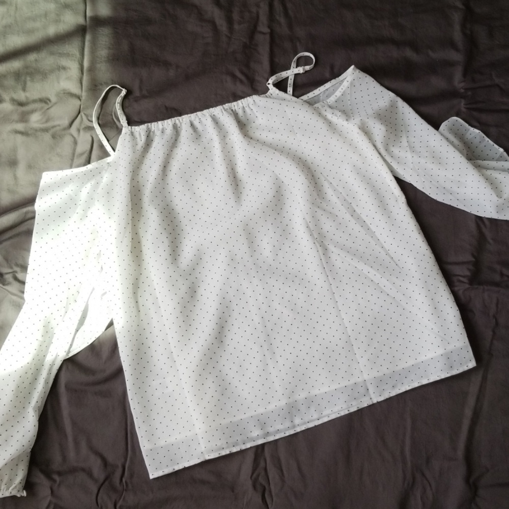 NWOT polka dot blouse - Picture 3 of 6